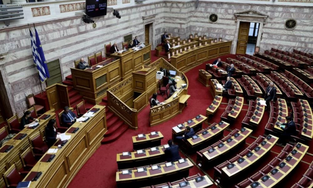 Κορονοϊός - Η Κίνα έστειλε 10.000 μάσκες στην Ελληνική Βουλή